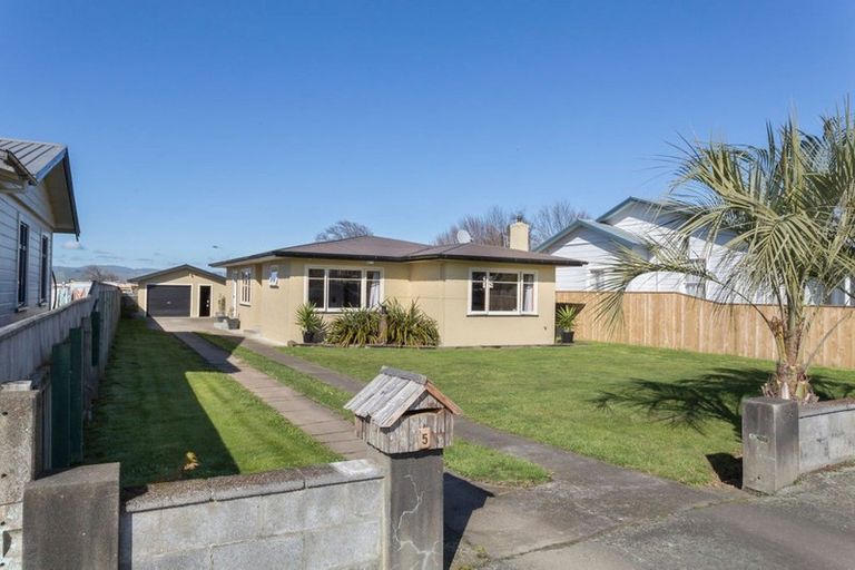 Photo of property in 5 Livingstone Street, Dannevirke, 4930