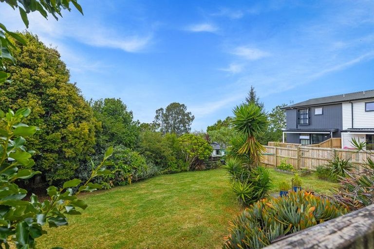 Photo of property in 253 Don Buck Road, Massey, Auckland, 0614