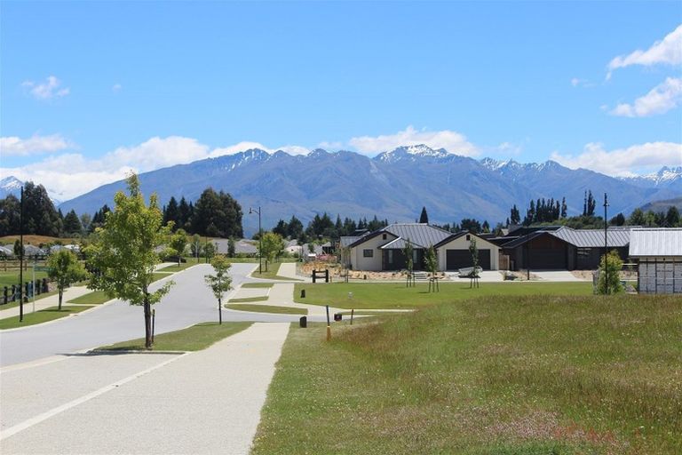 Photo of property in 13 Deans Drive, Wanaka, 9305