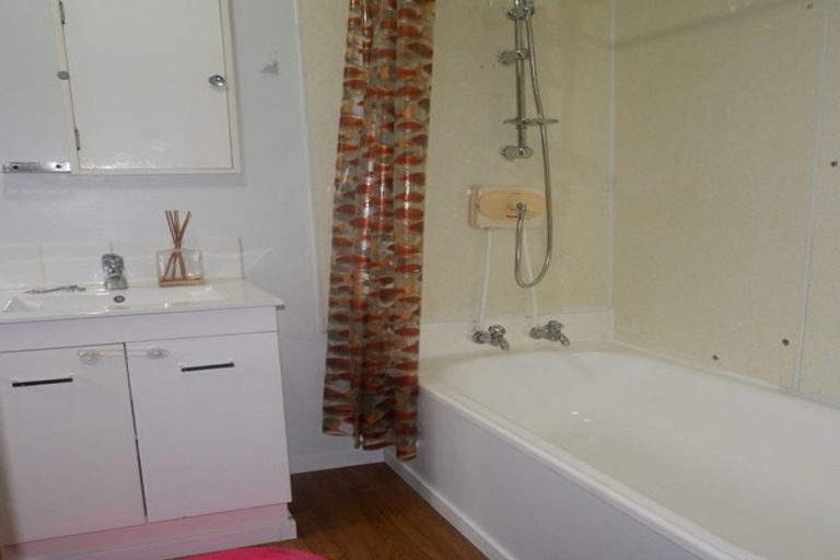 Photo of property in 12 Fairburn Grove, Johnsonville, Wellington, 6037