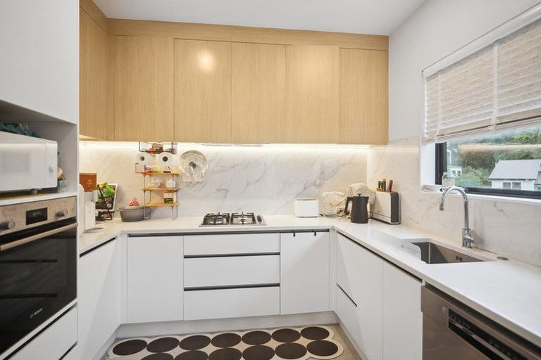 Photo of property in 1b Robin Lane, Browns Bay, Auckland, 0630