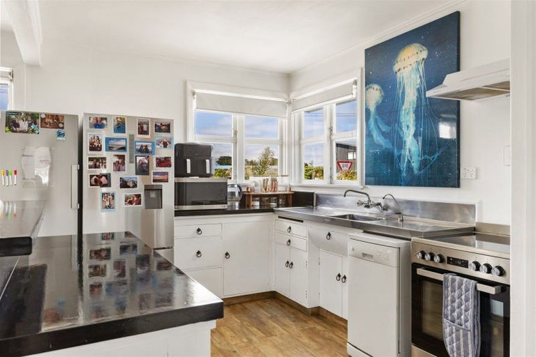 Photo of property in 20 Cook Street, Carters Beach, Westport, 7825