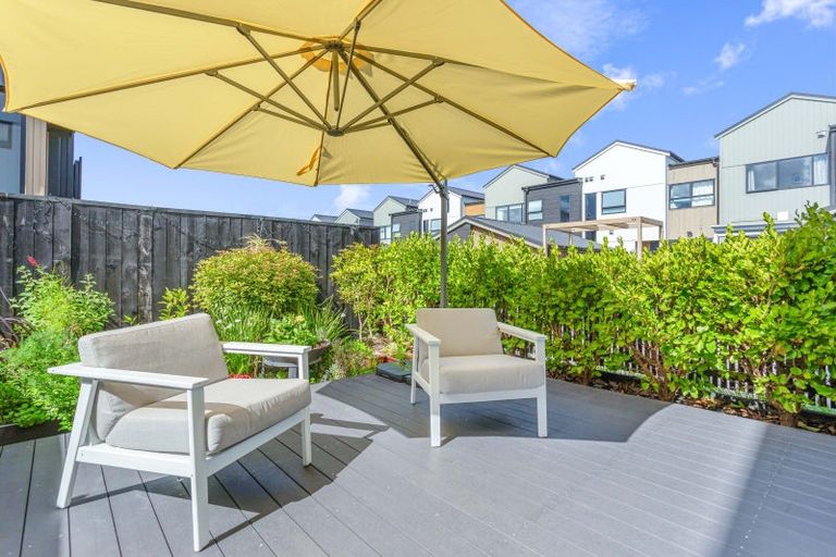 Photo of property in 20 Tuamaka Lane, Hobsonville, Auckland, 0616