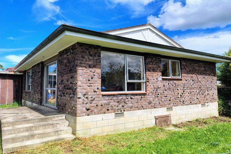 Photo of property in 2/37 Blacklock Avenue, Henderson, Auckland, 0612