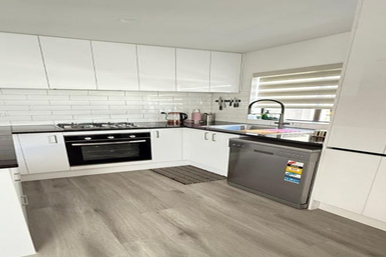 Photo of property in 45 Black Beech Crescent, Takanini, 2110