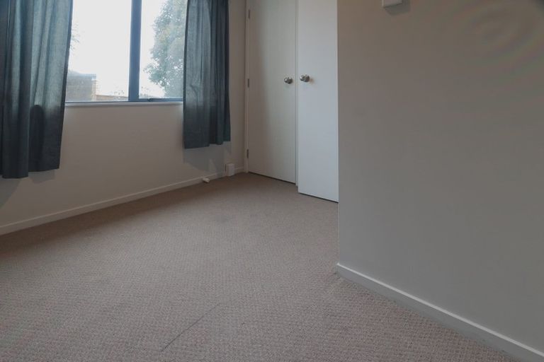 Photo of property in 86b Royal View Road, Te Atatu South, Auckland, 0610