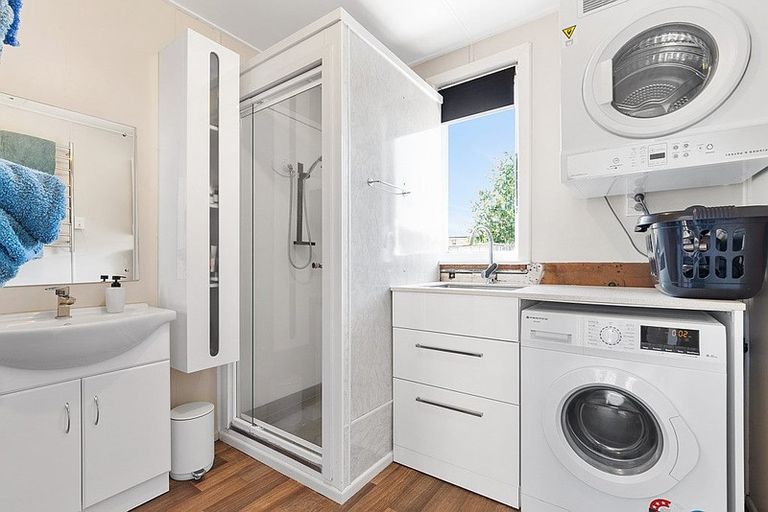 Photo of property in 2 Gibson Road, Tuakau, 2121