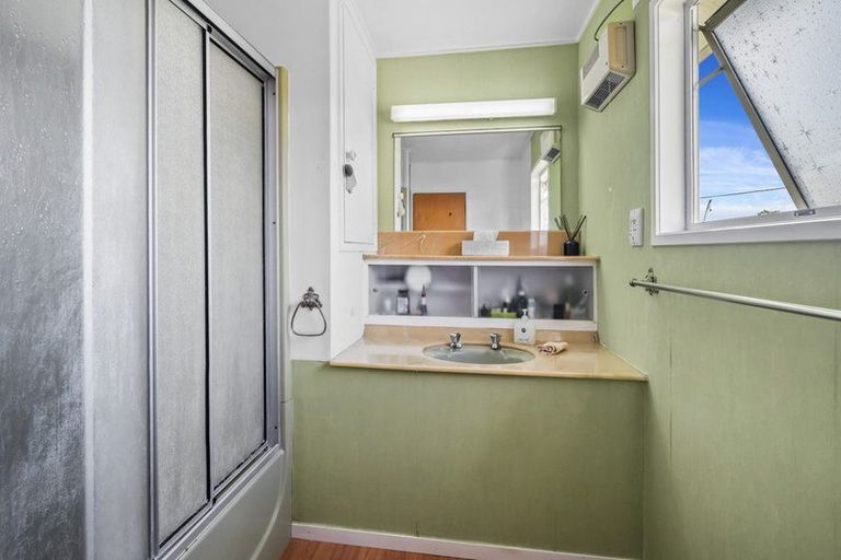 Photo of property in 17 Mckenzie Road, Owhata, Rotorua, 3010