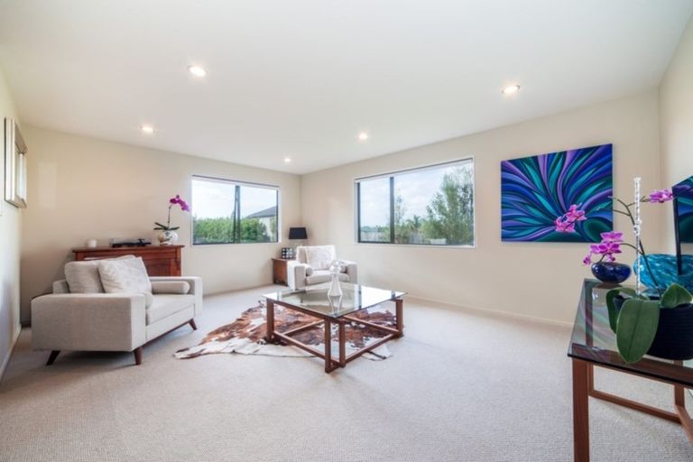Photo of property in 17 Gordon Stanley Drive, Massey, Auckland, 0614