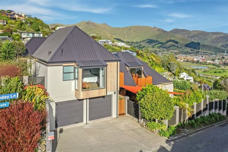 Photo of property in 92 Cannon Hill Crescent, Mount Pleasant, Christchurch, 8081