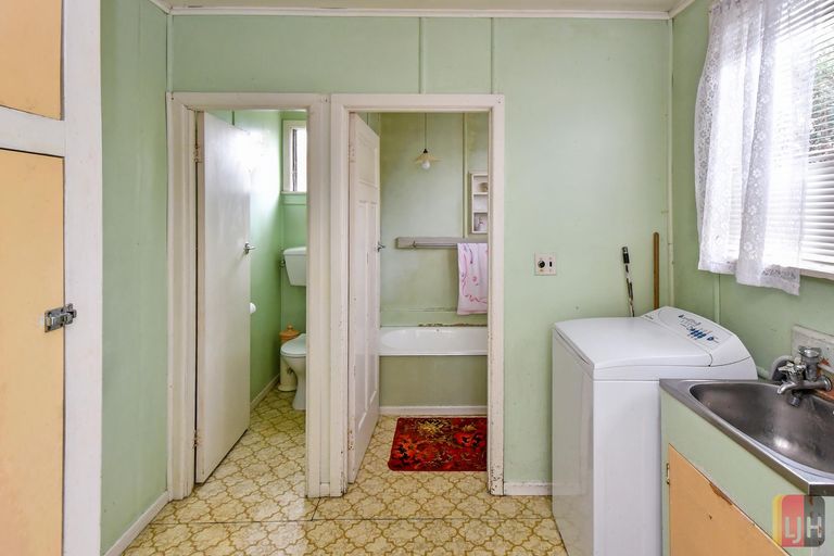 Photo of property in 130 Old Wairoa Road, Papakura, 2110