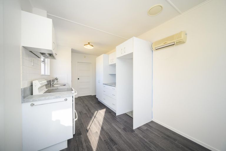 Photo of property in 928 Tremaine Avenue, Roslyn, Palmerston North, 4414