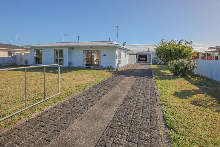Photo of property in 18 Grenville Street, Levin, 5510