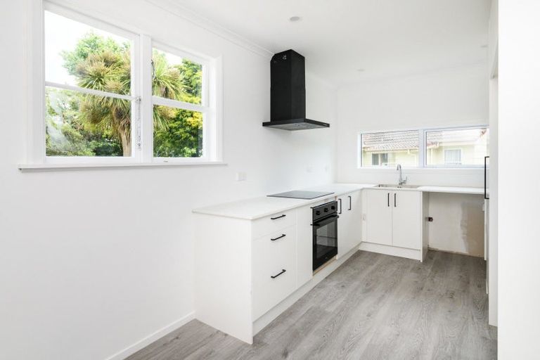Photo of property in 73 Rangiora Avenue, Roslyn, Palmerston North, 4414