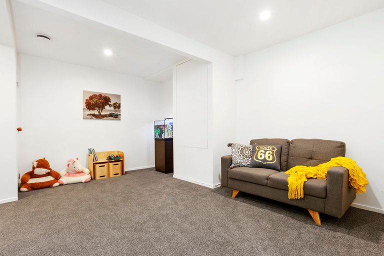 Photo of property in 49 Onedin Place, Titirangi, Auckland, 0604