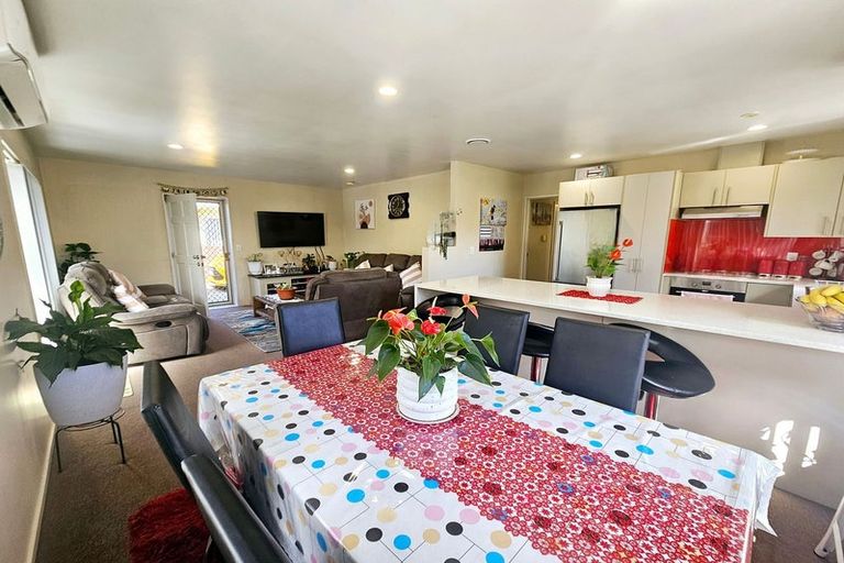 Photo of property in 3/331 Massey Road, Mangere East, Auckland, 2024