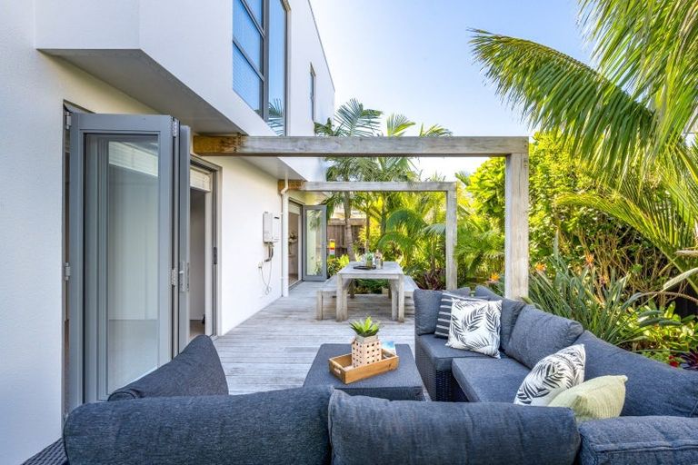 Photo of property in 8a The Parade, Bucklands Beach, Auckland, 2012