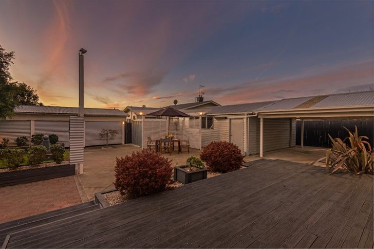 Photo of property in 143 Featherston Street, Palmerston North, 4410