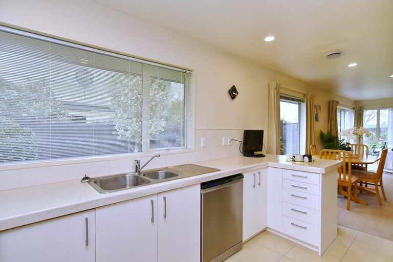 Photo of property in 66 Mauger Drive, Heathcote Valley, Christchurch, 8022