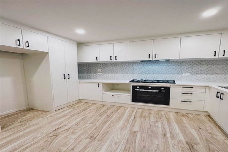 Photo of property in 21f Craigbank Avenue, New Lynn, Auckland, 0600