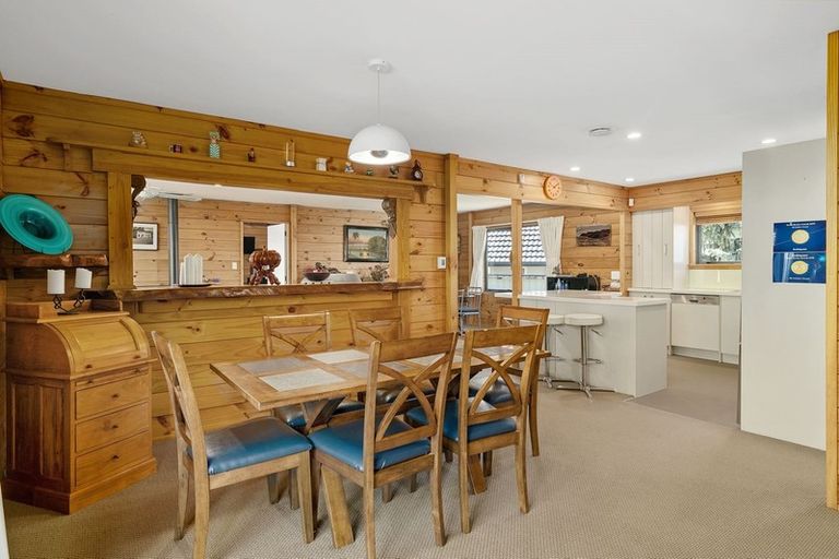 Photo of property in 8 Meadowstone Drive, Wanaka, 9305