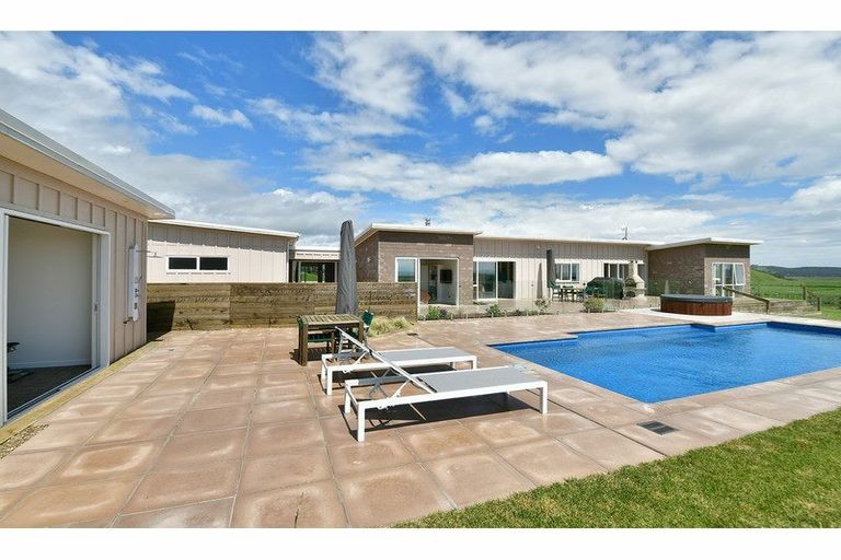 Photo of property in 3354 Kaipara Coast Highway, Glorit, Warkworth, 0984