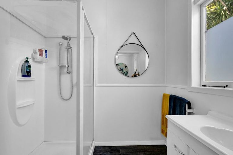 Photo of property in 3 Tukapa Street, Westown, New Plymouth, 4310