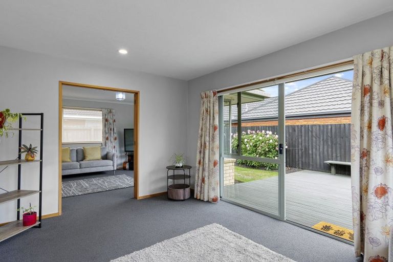 Photo of property in 15 Showgate Avenue, Sockburn, Christchurch, 8042