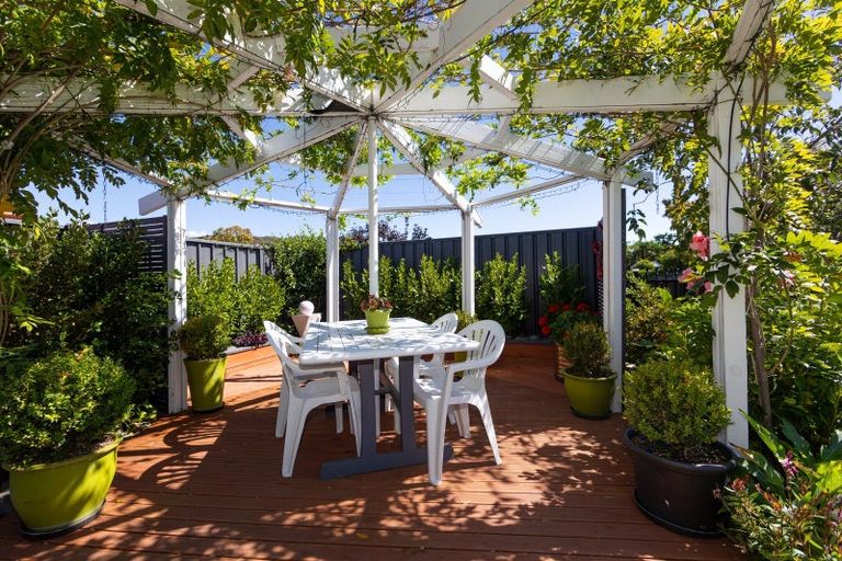 Photo of property in 38 Kensington Drive, Taradale, Napier, 4112