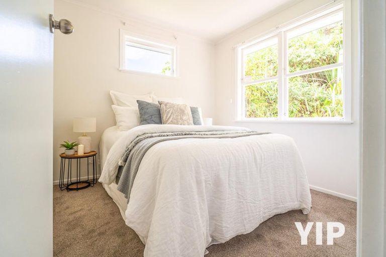 Photo of property in 10 Stella Grove, Newlands, Wellington, 6037