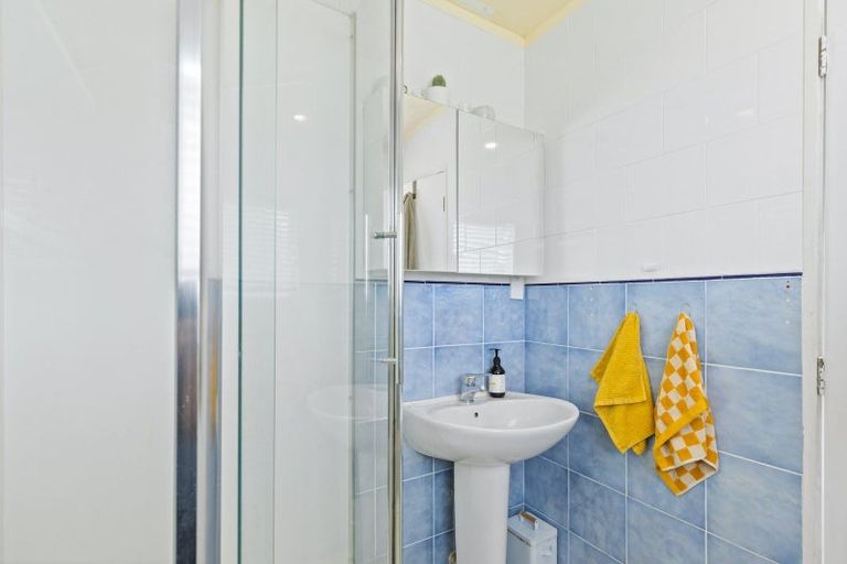 Photo of property in 47 Red Beach Road, Red Beach, 0932