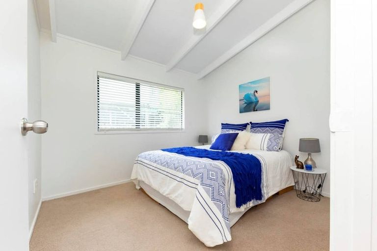 Photo of property in 30a Leo Street, Glen Eden, Auckland, 0602