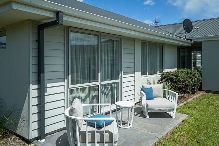 Photo of property in 50 Curtis Street, Stoke, Nelson, 7011