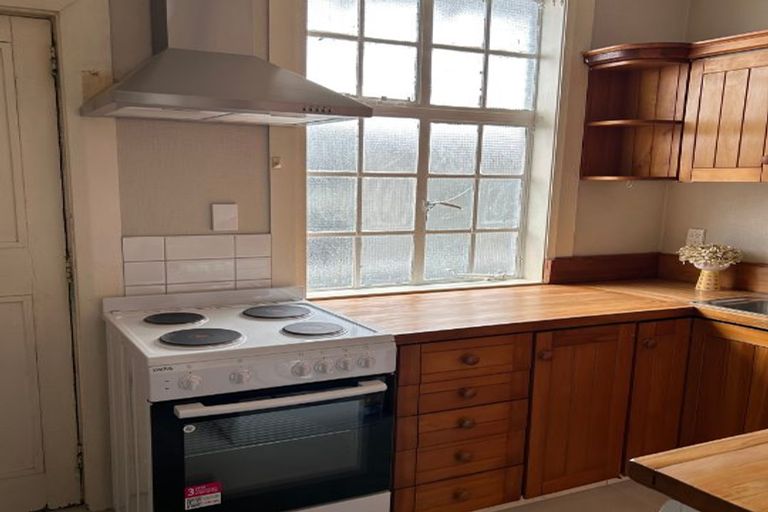 Photo of property in Pukehinau Flats, 1u4 Brooklyn Road, Mount Cook, Wellington, 6011