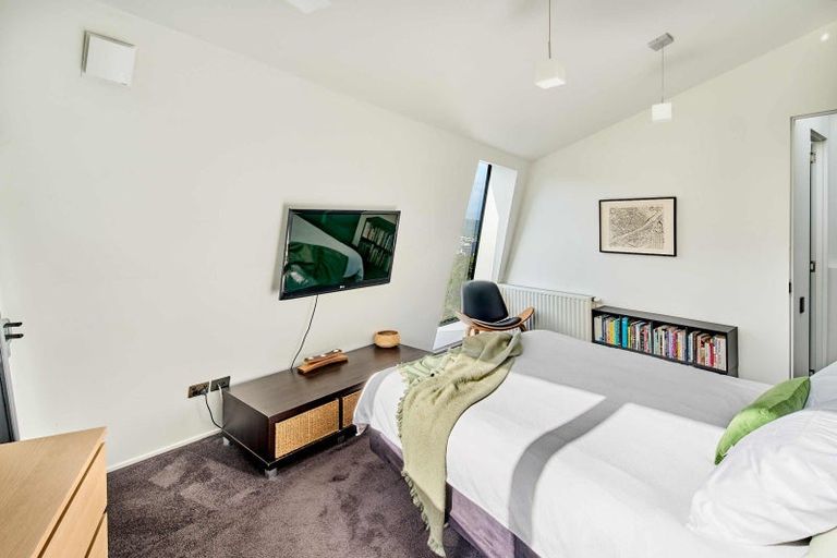 Photo of property in 64a Orangi Kaupapa Road, Northland, Wellington, 6012