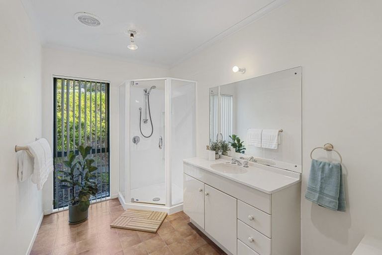 Photo of property in 6 Redwood Crescent, Westown, New Plymouth, 4310
