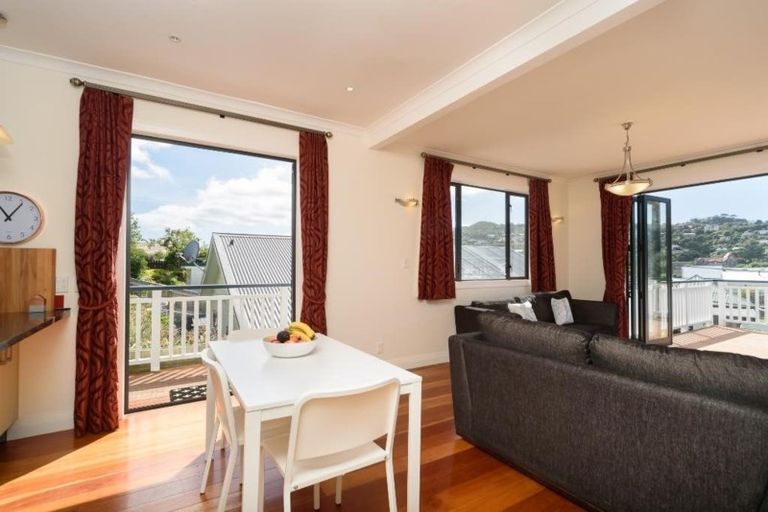 Photo of property in 94 Eden Street, Island Bay, Wellington, 6023