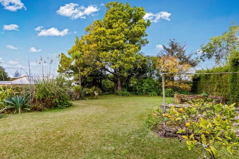 Photo of property in 13 Tahi Terrace, Glen Eden, Auckland, 0602