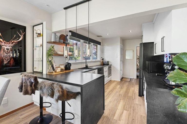 Photo of property in 15 Woodcote Avenue, Hornby, Christchurch, 8042