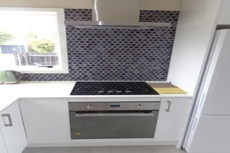 Photo of property in 29 Tahi Terrace, Glen Eden, Auckland, 0602