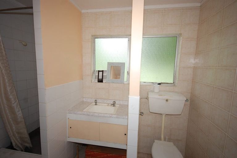 Photo of property in 19a/8 Verbena Road, Birkdale, Auckland, 0626