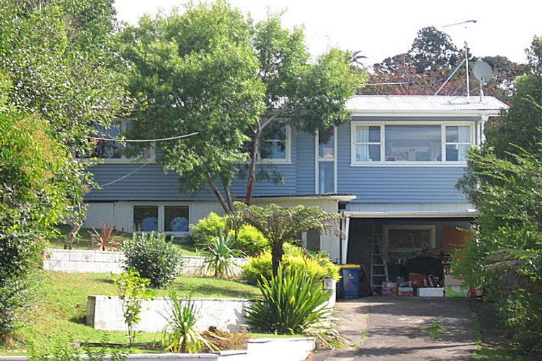 Photo of property in 11 Stottholm Road, Titirangi, Auckland, 0604