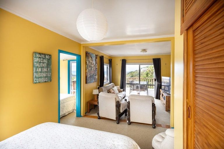 Photo of property in 63 Sea View Road, Baylys Beach, 0377