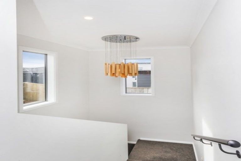 Photo of property in 90c/2 Endeavour Drive, Whitby, Porirua, 5024
