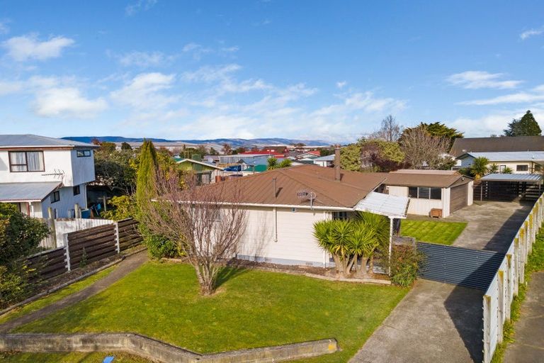 Photo of property in 24 Hillcrest Drive, Kelvin Grove, Palmerston North, 4414