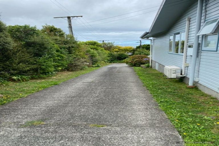 Photo of property in 9 Kotare Street, Waikanae, 5036