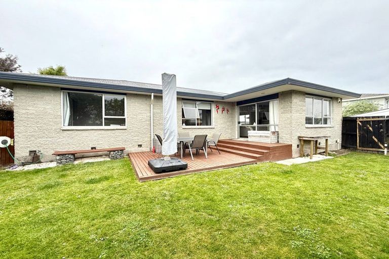 Photo of property in 1/17d Te Maru Place, Redwood, Christchurch, 8051