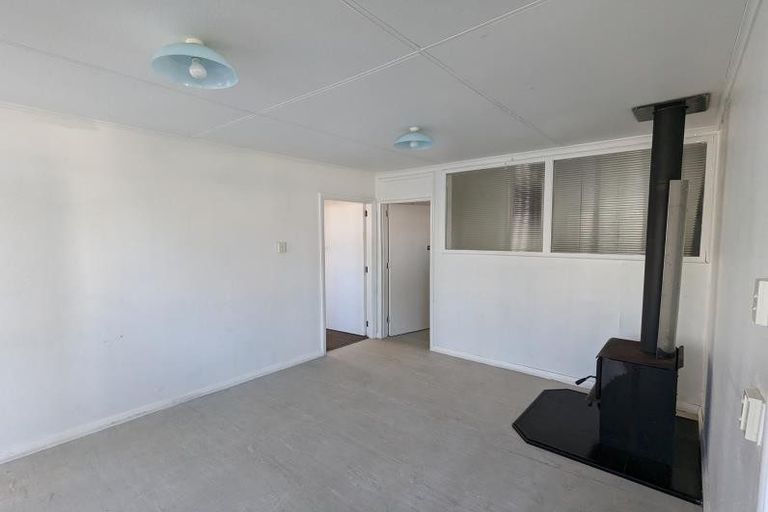 Photo of property in 9 Temuera Street, Otaki, 5512