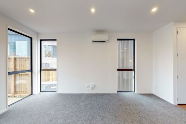 Photo of property in 62u7 Spenmoor Street, Newlands, Wellington, 6037