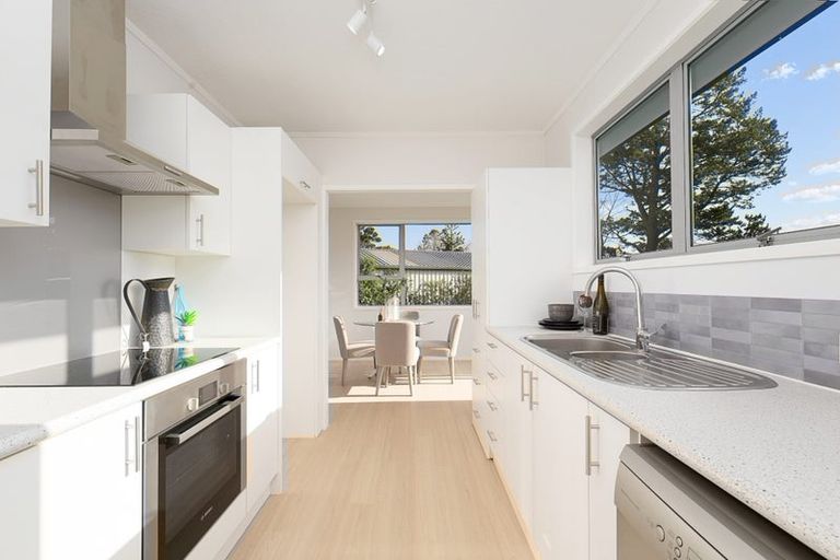 Photo of property in 85 Riverpark Crescent, Henderson, Auckland, 0610